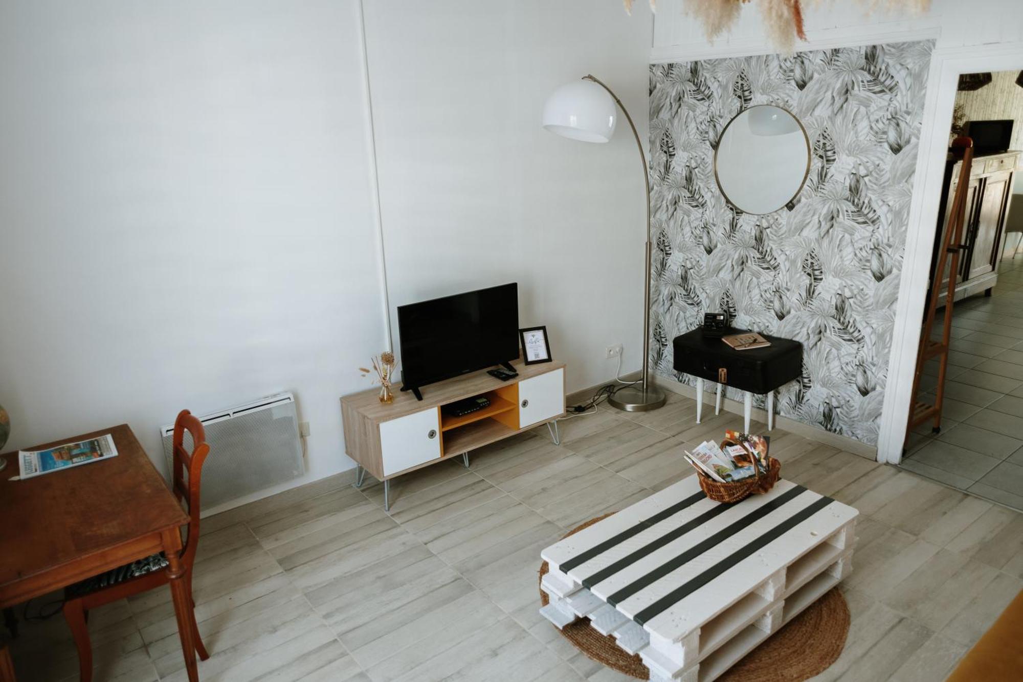 Апартаменты Studio De Plain-Pied Avec Terrasse Et Jardin Saint-Meard-de-Gurcon Экстерьер фото